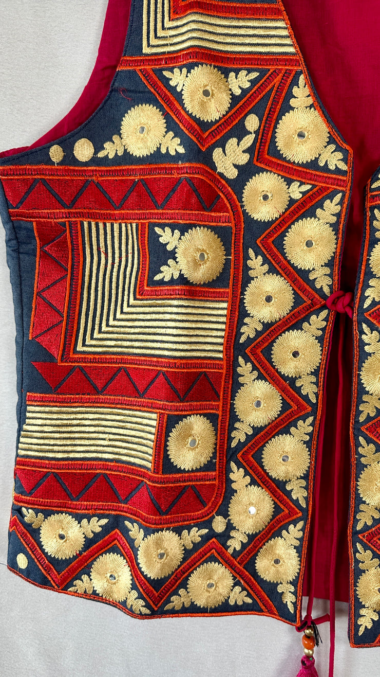 Jacket with thread embroidery