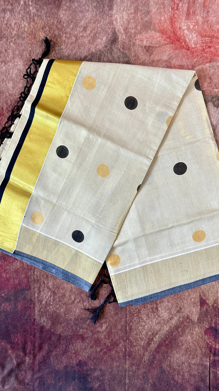 Cotton tissue saree with Polka dots