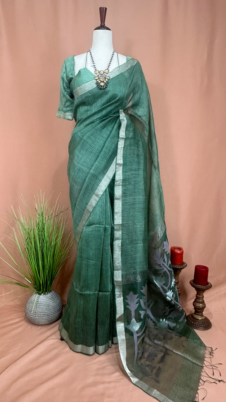 Silk linen saree with jamdani weaved pallu, with stitched blouse