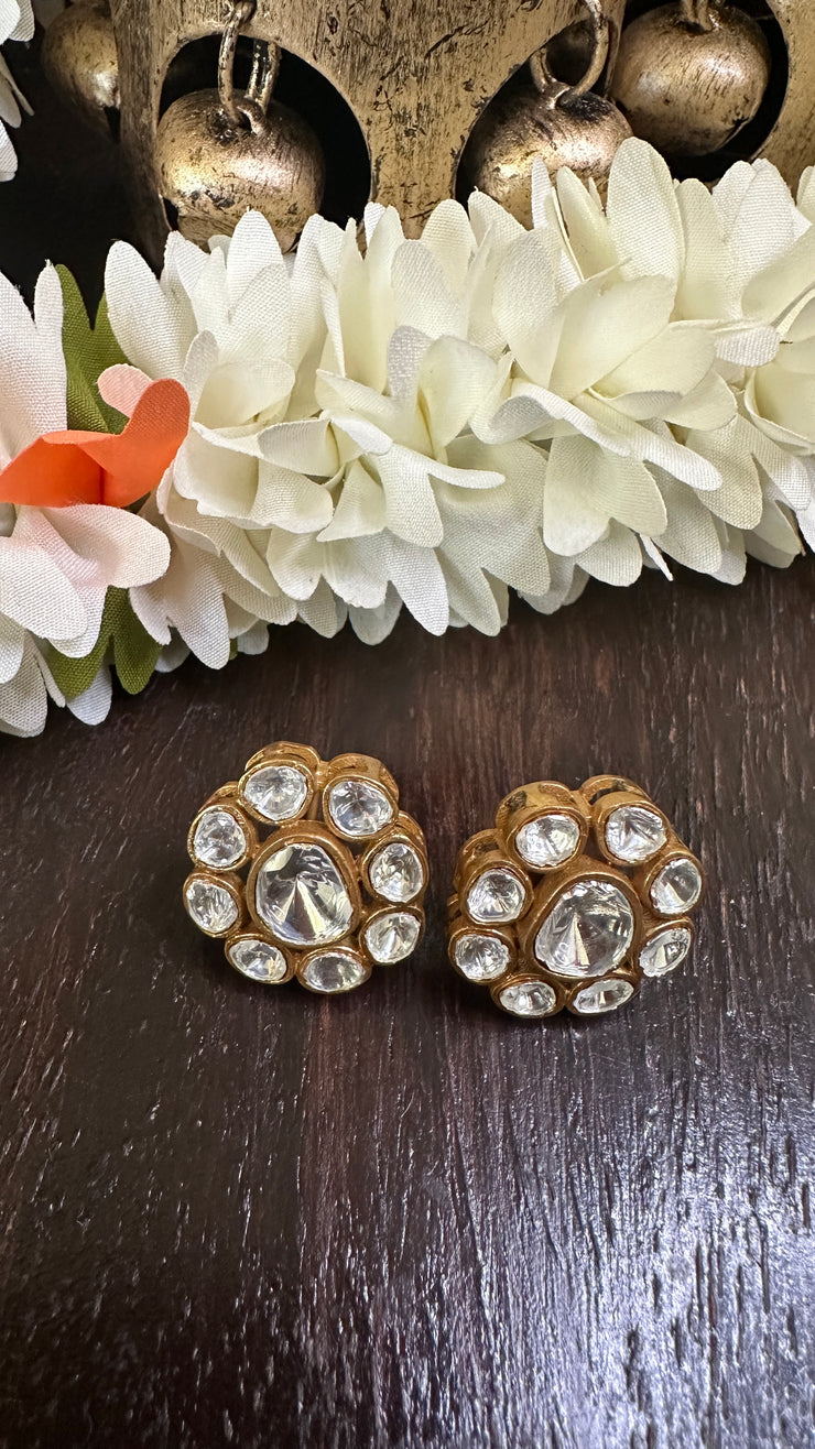 Moissanite stone stud