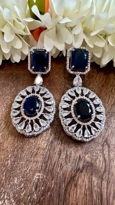 Earring with Navy blue stone