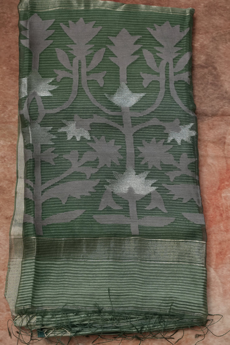 Silk linen saree with jamdani weaved pallu, with stitched blouse