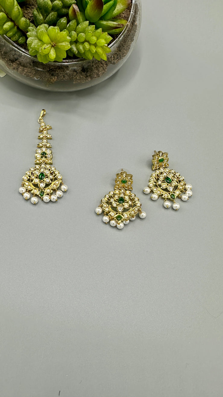 Kundan earring with tikka