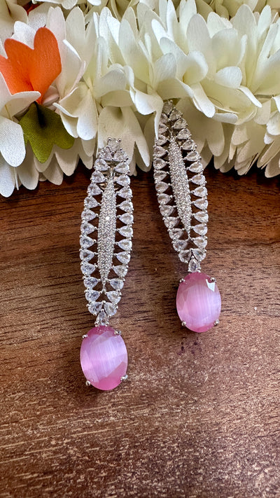 Earring with pink stone