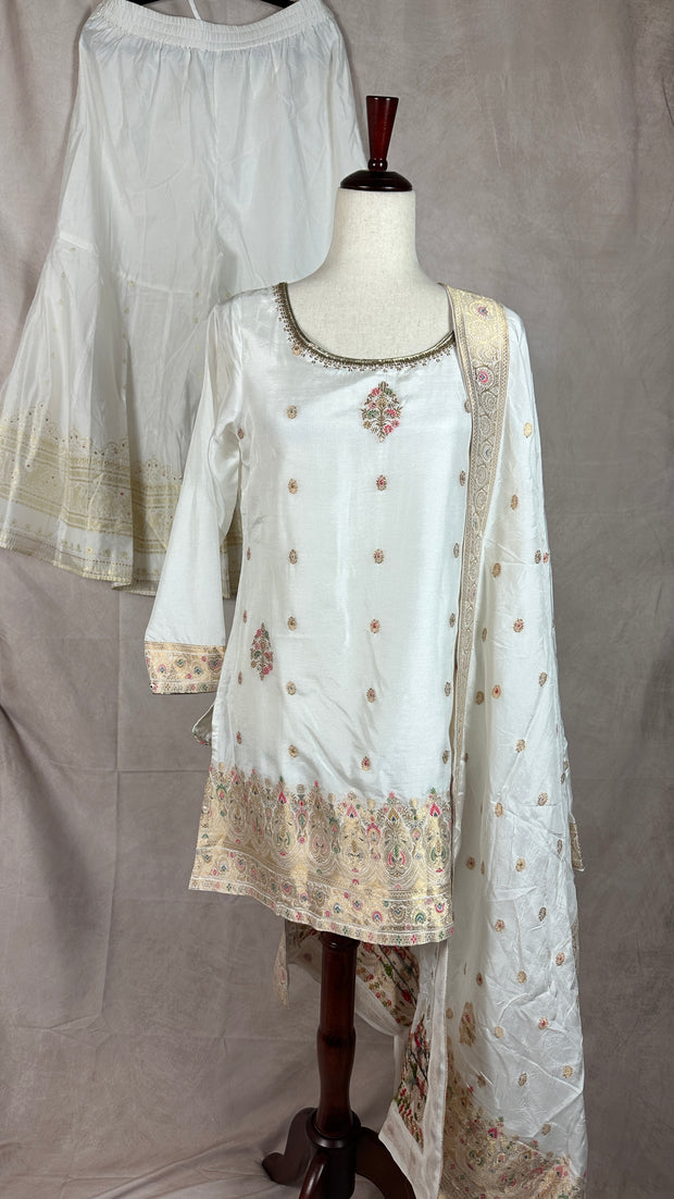 White Banarsi short top with gharah and dupatta