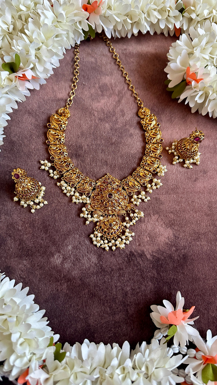 Short necklace with Jhumka