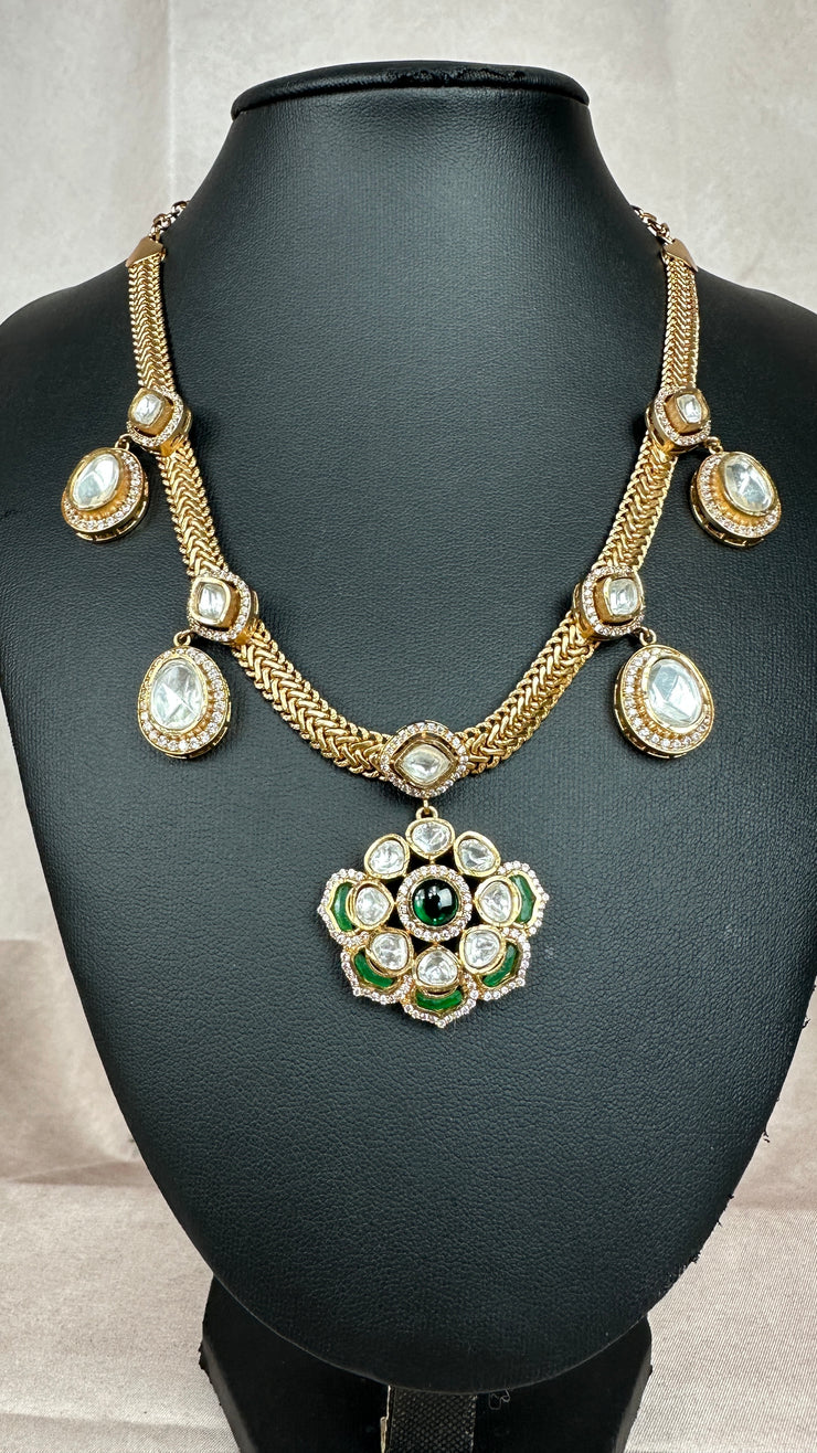 Kundan and moissanite stone with necklace