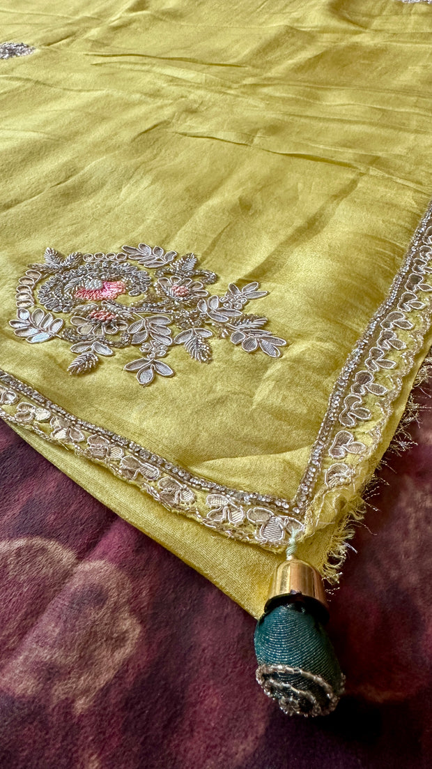 Yellow crepe saree with gotta embroidery work, No BP