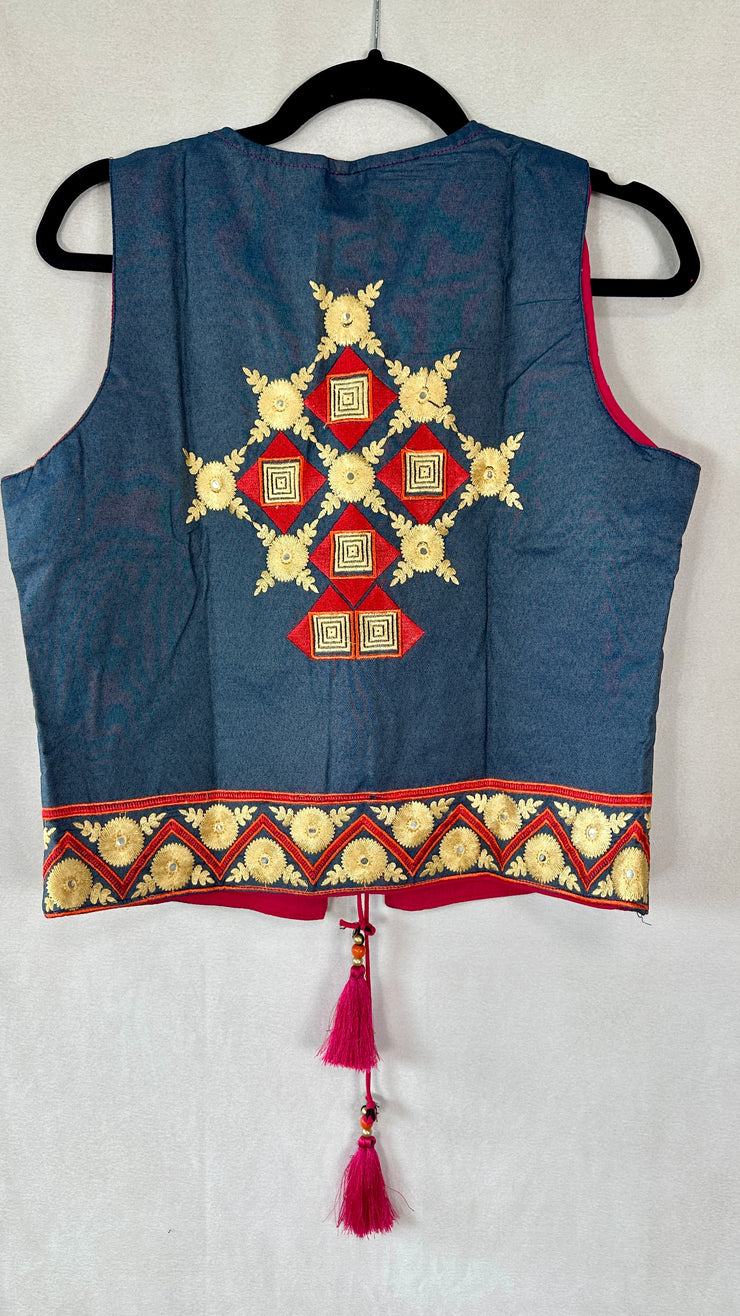 Jacket with thread embroidery