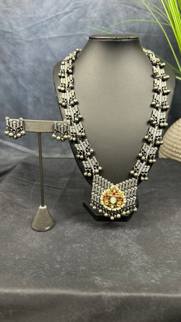 Silver replica long necklace with jadau pendent and earrings