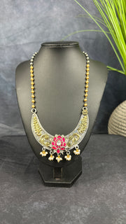 Dual tone necklace with jadau kundan pendant