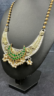 Dual tone necklace with jadau kundan pendant