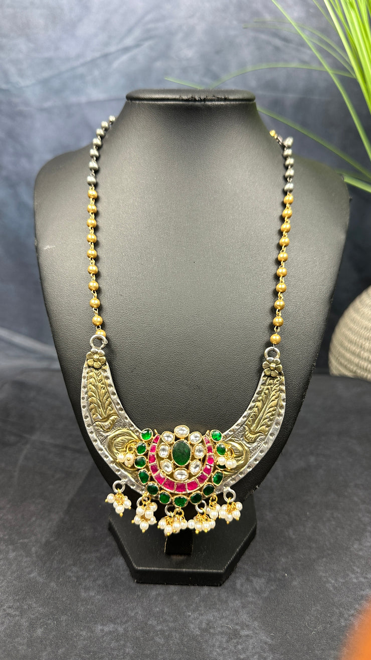 Dual tone necklace with jadau kundan pendant