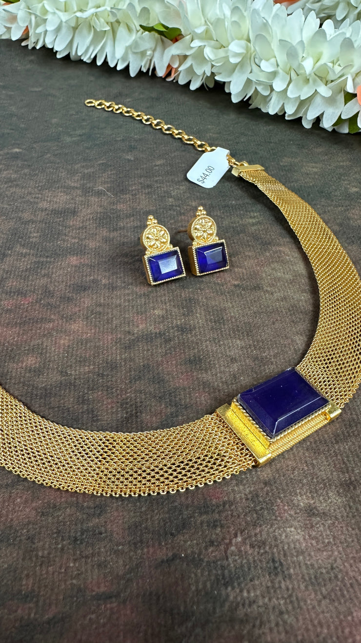 Necklace with blue stone with stud