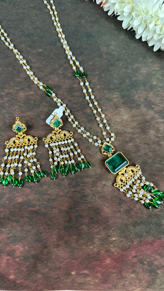 Pearl necklace with Green stone and chandlier earrings