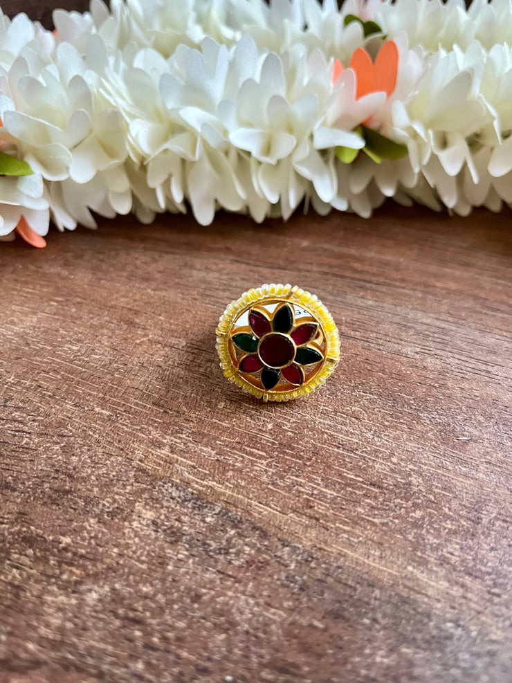 Adjustable finger-ring with kemp and pachi kundan stones