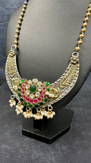 Dual tone necklace with jadau kundan pendant