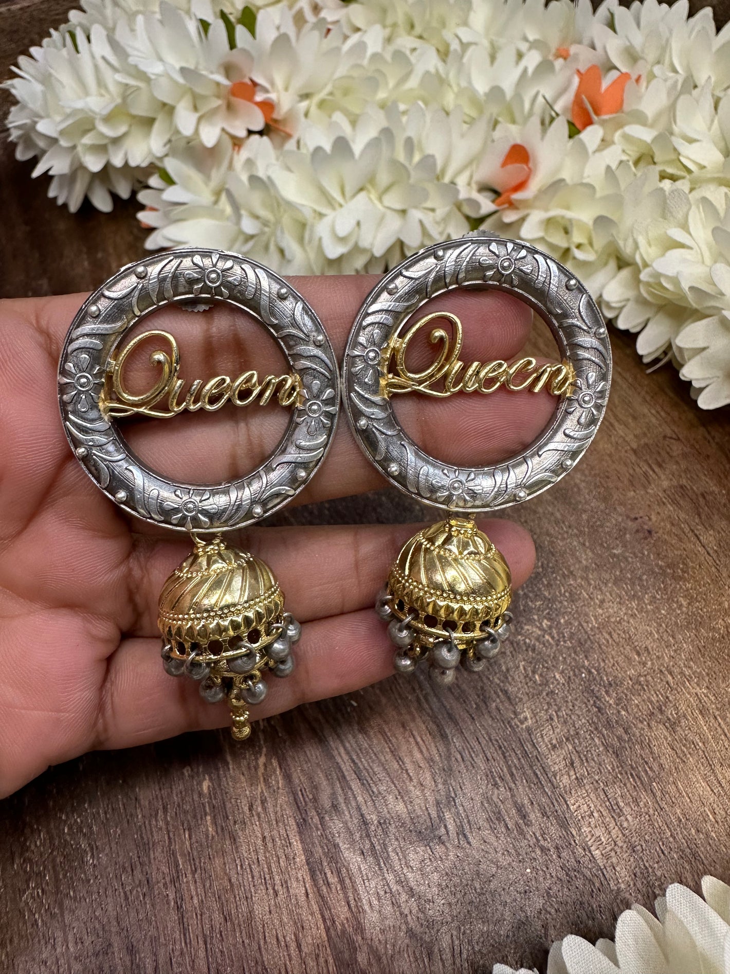 Dual tone jhumka